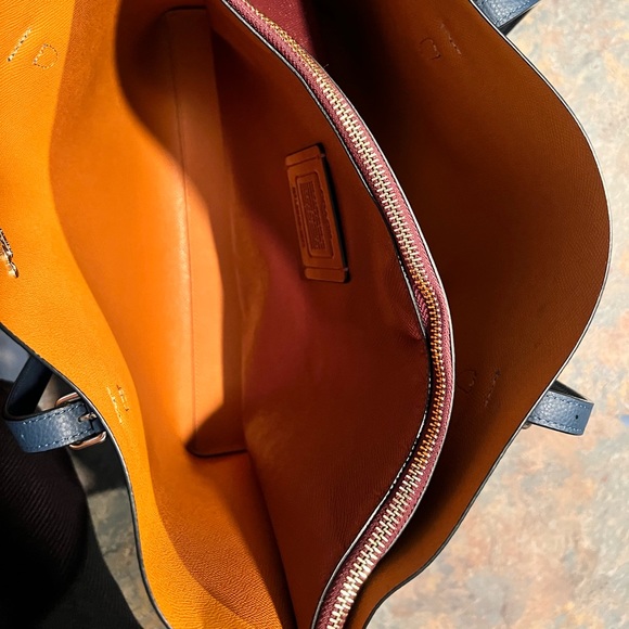 Coach Bag - Picture 2 of 4